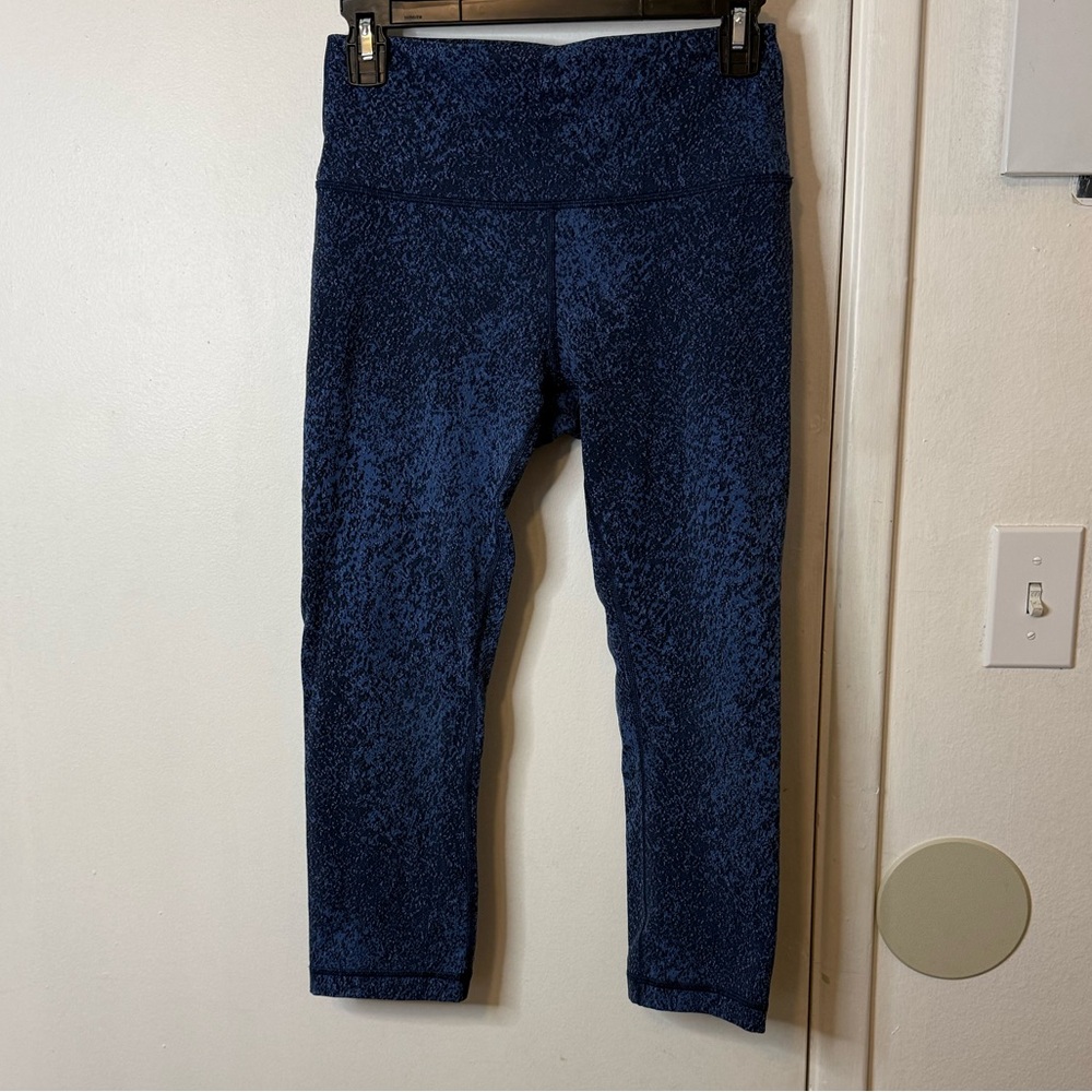 Lululemon Women's Blue and Black Leggings
